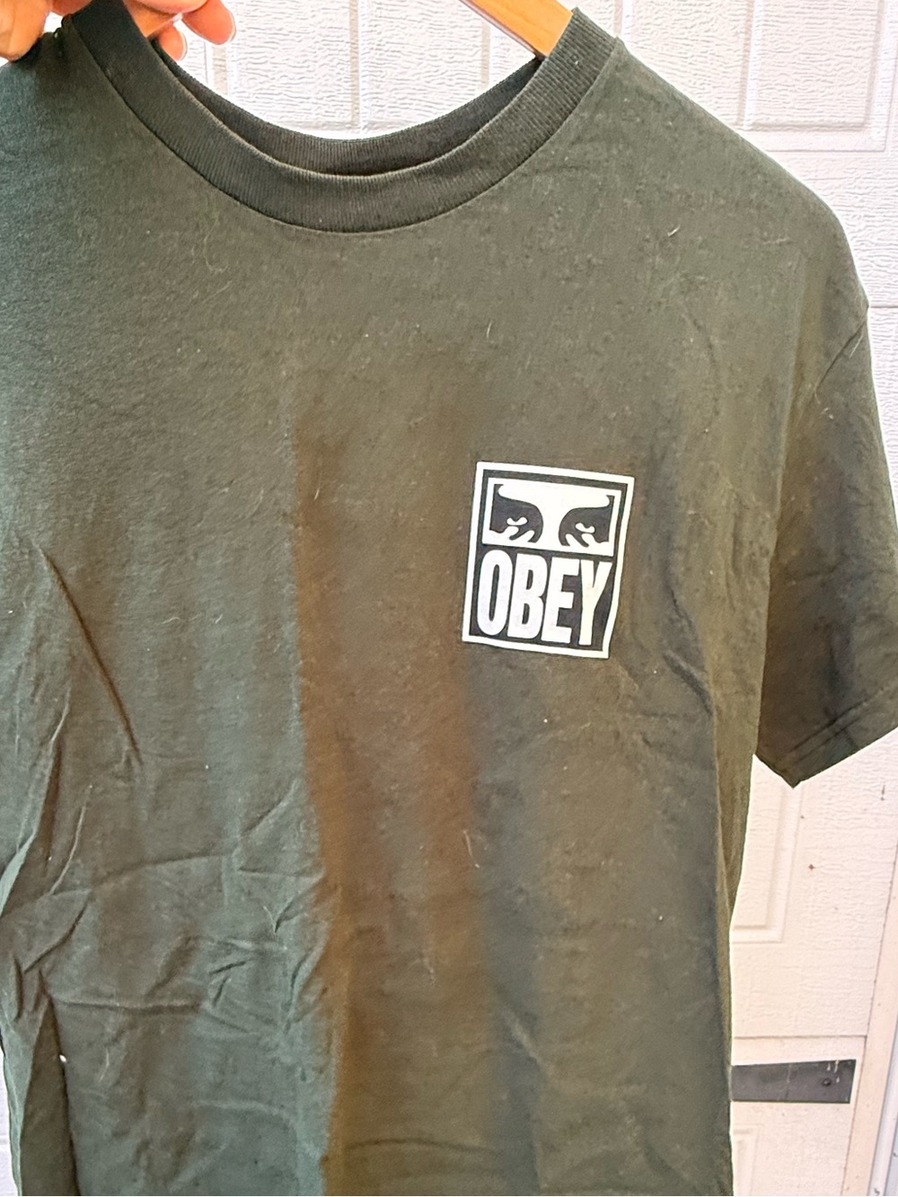 Obey vintage tee / medium